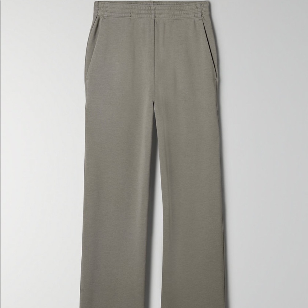The group by babaton energia sweatpants